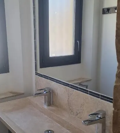 La Demeure D'helice Bed & Breakfast Langlade