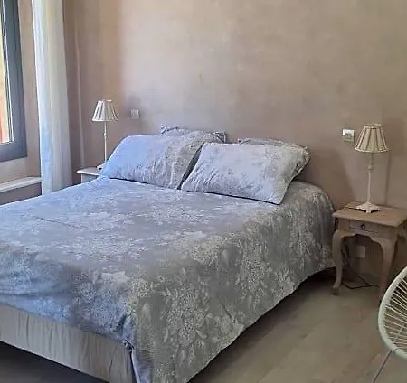 La Demeure D'helice לינה וארוחת בוקר